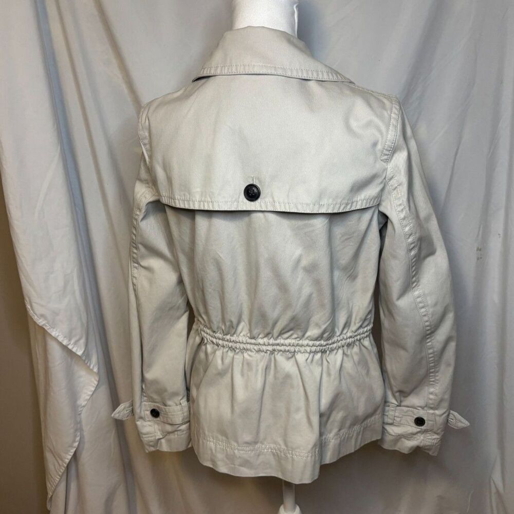 GAP Beige Button Up Nylon Short Trench Coat Womens Collared Jacket Stylish - Picture 5 of 8